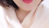 本来想喝个烂醉，告诉你我想你了，可是电话你没接，酒白喝了