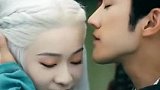 白发只要我脸上粉够厚，你就亲不到我，哈哈，这沙雕剧情