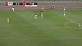 武磊左路1v2连续晃动 对手抢断不及无奈犯规