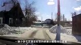 声控宝马车雪地里疾驰却跑偏了，两人狠狠的摔倒在地！
