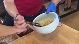 打卡网红三虾面，厨师一顿操作猛如虎，吃到嘴里味道那叫一个鲜！