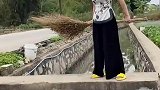 臭丫头又跑出去玩了