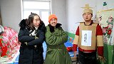 二货卖点歌机器人，没想三首歌之后冒烟了，过程真逗