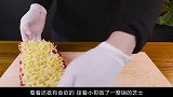 自制牛肉披萨配菜超足！爆辣拌面搭配芝士锅，拉丝热狗更是美味！