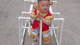 一周岁的逆子比他爹还难管教，做个学步车让他学走路，他到好不但不走还坐上