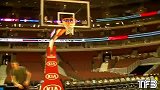 街球-13年-TFB灌篮联盟：白人扣篮鬼才Jared_Roth谋杀镜头的反旋720度扣篮 大秀最新动作和脚步-专题
