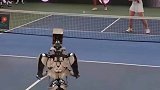 国外网球队的替补是机器人，不仅打球比人类厉害，结束了还会庆功！