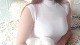 大眼睛的女人，40岁的微胖身材，大家都说美！