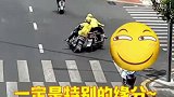 外卖小哥撞外卖小哥，缘分挡都挡不住