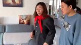 小叔子打工五年成瘸子，寡妇嫂子心疼卖房给治病，隔天豪车满院