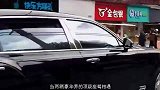 两辆豪车相遇，你喜欢哪辆