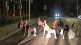 广东8女子为拍视频在机动车道热舞 1分钟内3辆车被逼逆行