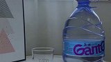 生活中经常会用到的大桶压水机，简直不要太实用，不会让水白白的