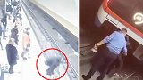 莫斯科：一醉酒男子跳到地铁轨道上行走逼停列车
