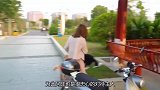 女子带金毛去相亲金毛表现引全场爆笑，活该你单身