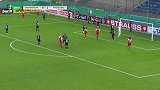 第40分钟弗赖堡球员彼得森射门 - 被扑