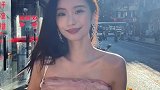 女生都是骗子，我还天真的以为她真的不会拍照！美女 这样的身材打几分 沁沁本人