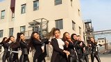 高挑美女集体舞蹈，这真壮观