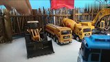 创意工程车，铲车，挖掘机玩具视频