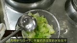 看南方大厨是咋做蚝油生菜的原来他第一步是这么做的，难怪好吃
