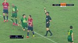 第22分钟重庆当代球员陈杰黄牌