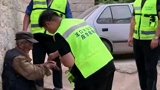 90岁老人失踪20小时，搜救队员紧急寻救，幸好有惊无险