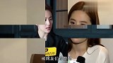 刘亦菲与大学同学聚会,素颜出镜甜笑比心,同学颜值不输神仙姐姐