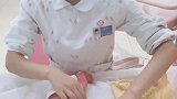 宝宝出生第三天洗澡，竟然翻身了，护士小姐姐吓一跳！