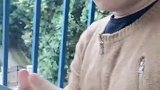人到中年以后，不穿厚点可不行啊