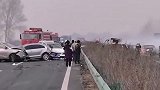 烧荒烟雾阻碍视线吉林高速23辆车连撞 致1死20伤