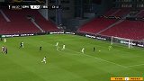 第85分钟伊斯坦布尔球员维斯卡射门 - 打偏