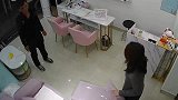 好文明的抢劫，“借块钱”把老板娘说蒙了