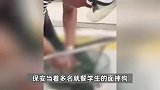高校保安在食堂摔死流浪狗，小狗哀嚎不断，学校：为师生安全考虑