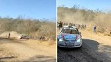 阿根廷：一赛车失去控制冲向路边观众，所幸无人受重伤
