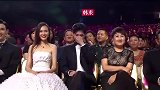 何炅吐糟：杨洋坐在唐嫣身边有目的，这样不会压到女神隐形的翅膀