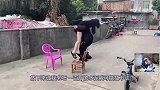 爆笑：小舅子力气不行啊，放下让我来吧