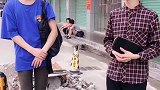 美女出门穿着邋遢，十有八九是你钱没给够
