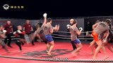 不愧是战斗民族！5人团战MMA比赛，以横扫的姿态秒杀对手