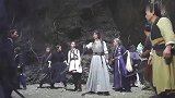 有翡花絮看似很严肃的逃跑背后，王一博戳到了赵丽颖奇怪笑点