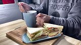 【料理猫王】猫咪随jio做的简易早餐，香醇咖啡开启元气的一天