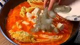 爱下厨的朋友一定要学会的一道菜！番茄虾仁豆腐汤