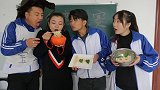泡面创意大赛考试，阿宝急中生智做出南瓜泡面，老师给了200分