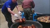 农村人办酒席就是这么豪横，大猪肘子一锅炖！