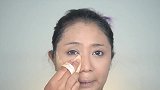 大姐这样素颜被老公嫌弃，化完妆后，摇身变身女神
