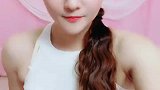 这样的柔韧度一般很少人做到，堪称世间奇女子啊