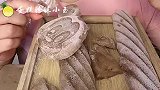 小姐姐吃米老鼠冰，苏打水冰，光听声音就觉得馋人！