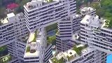 航拍看到的一幕，几栋楼错开摆放，这设计怎么做到的