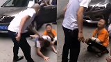 会车冲突女子被扯头发拽倒 身旁小孩跪地哀求：叔叔 求求你了