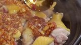 一滴水都不用放的沙姜葱油鸡，没想到做法这么简单，太香太嫩了