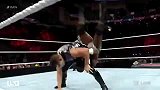 WWE-16年-RAW第1196期：二姐残暴施虐院长打坏解说台 AJ助阵罗曼反遭重拳回馈-全场